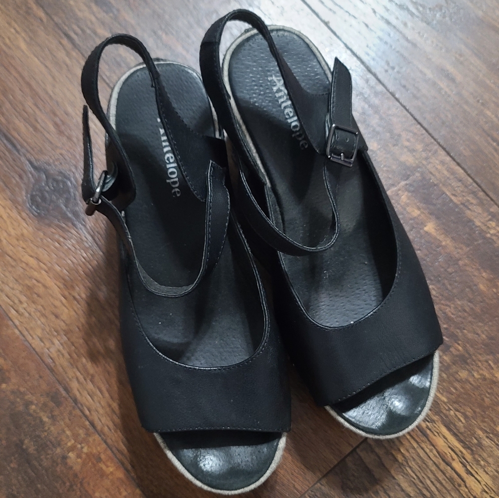 Antelope sandles